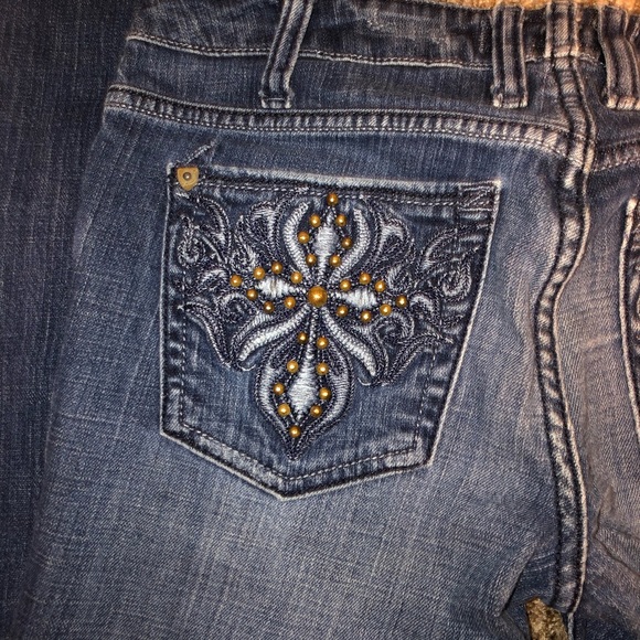 J & Company Jeans Mid Wash "Born in California" - Picture 3 of 7